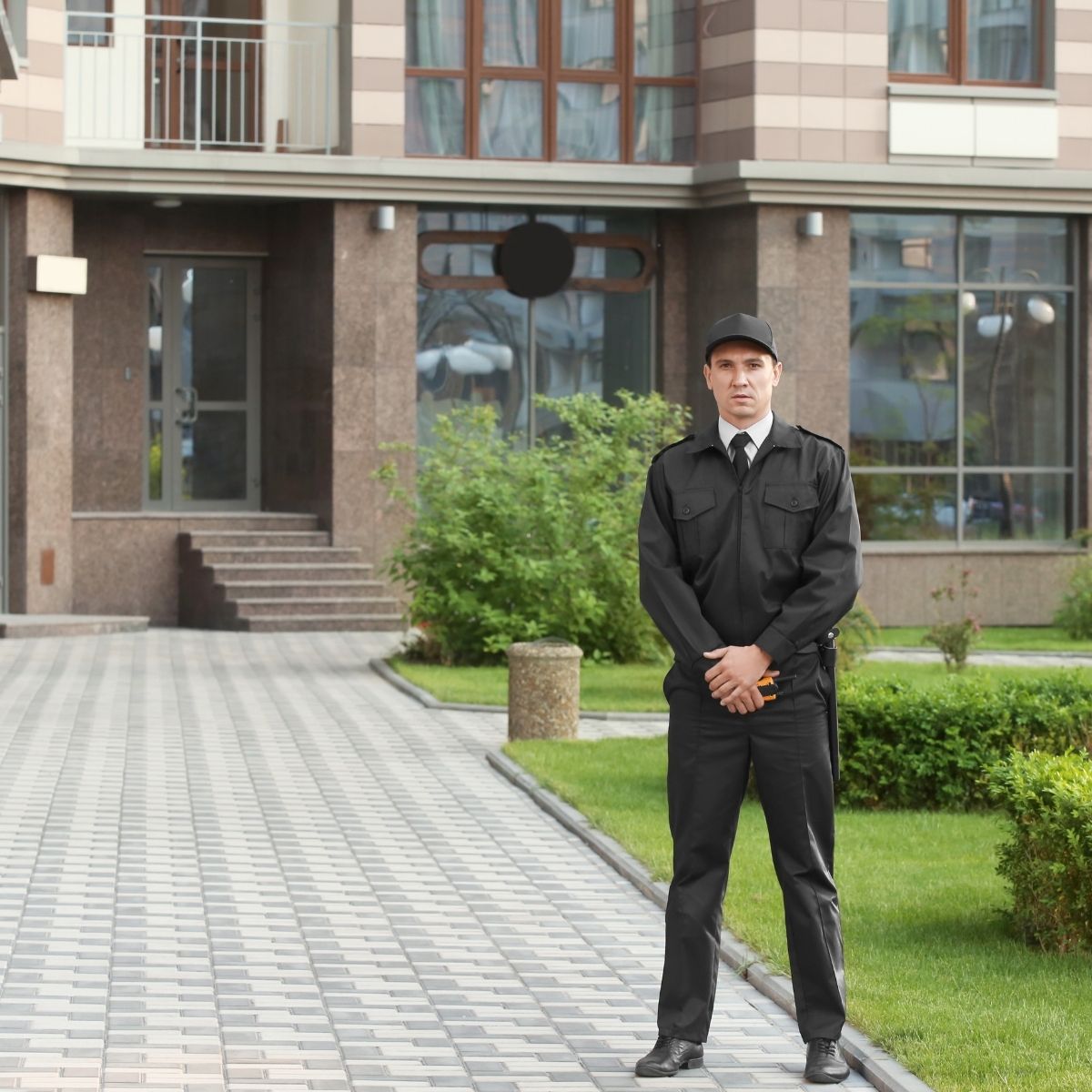 Agent de sécurité en uniforme.